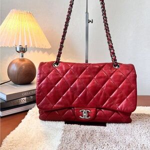 Chanel Medium CF, oiled wax red calfskin, in very good condition, ¥2600. 28*8*17